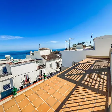 Central Apartment With Communal Terrace Apartment Nerja