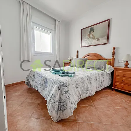 Central Apartment With Communal Terrace *